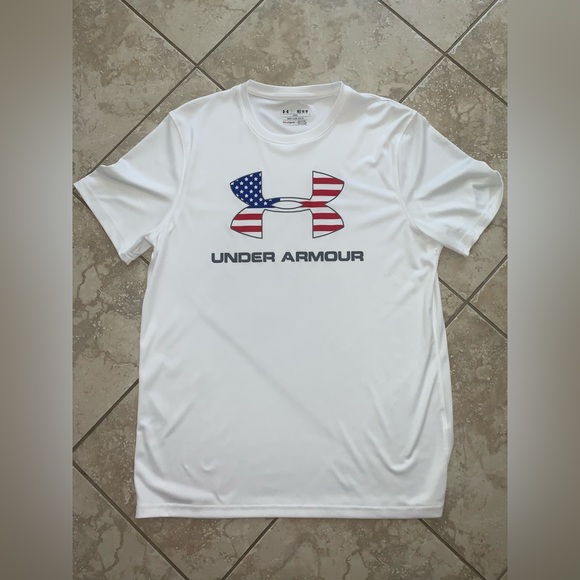 Classic Under Armour Logo Tee - 100% polyester - Picture 1 of 3